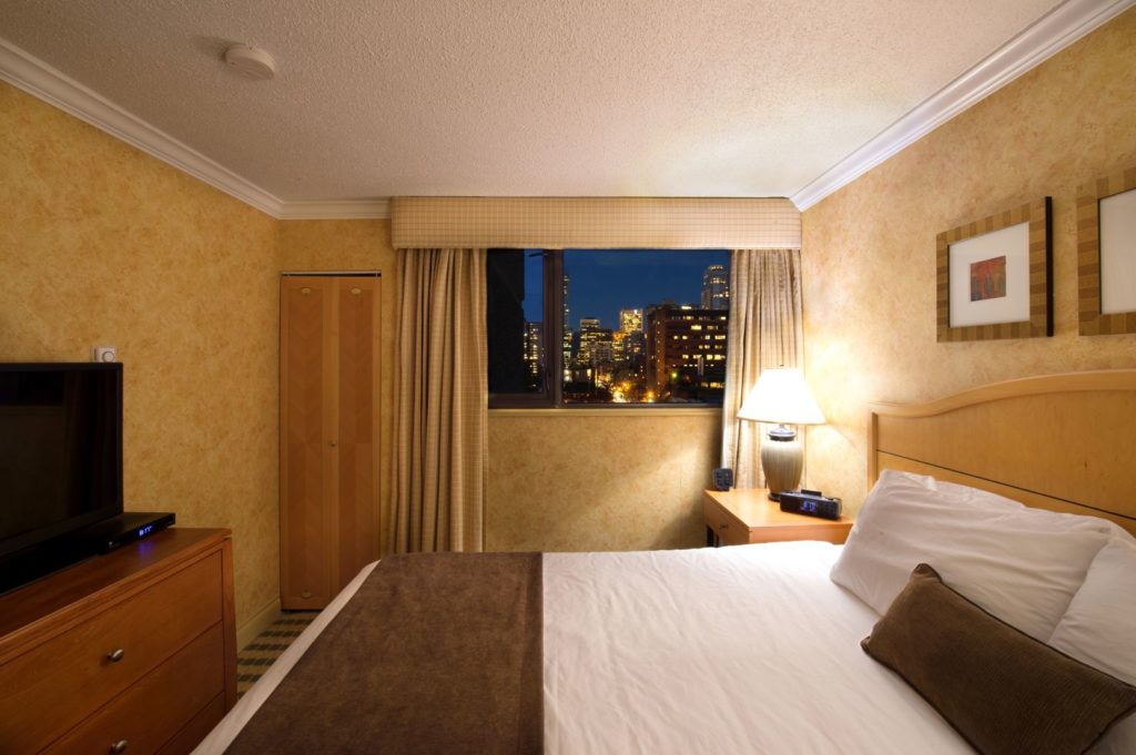 executive king bedroom