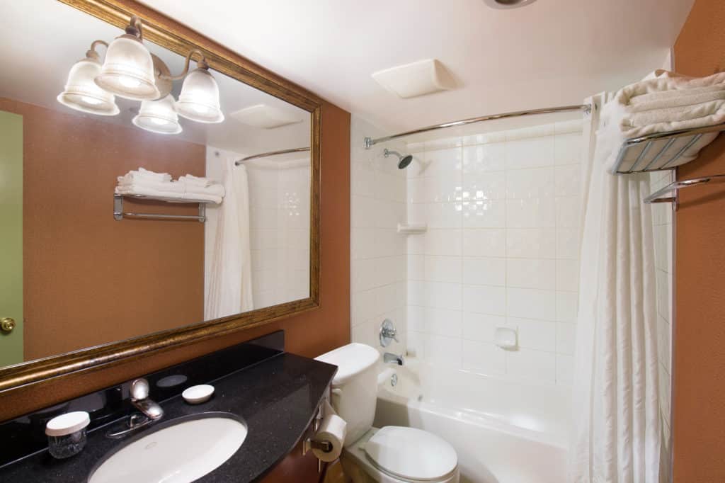 EXECUTIVE KING 1BDRM SUITE Bathroom