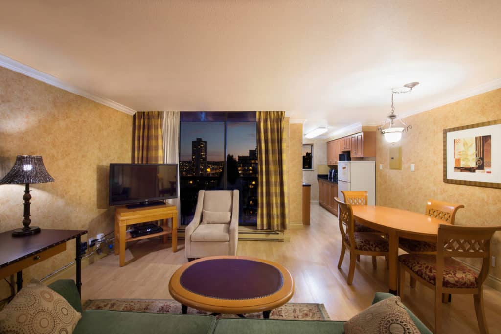 EXECUTIVE KING 1BDRM SUITE Living room